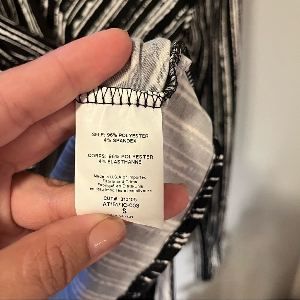 ASTR the Label Tie Front Blouse V-Neck Striped Black White - Picture 6 of 6